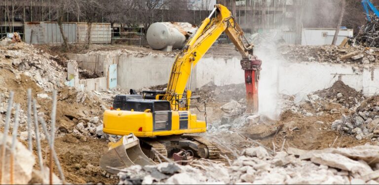 A Complete Guide to Hydraulic Dredging in Environmental and Industrial Applications